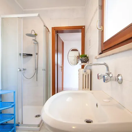 Rum i privatbostad Emi&marti House